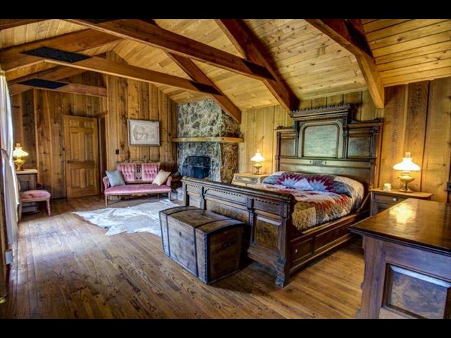 Caribou Ranch bedroom