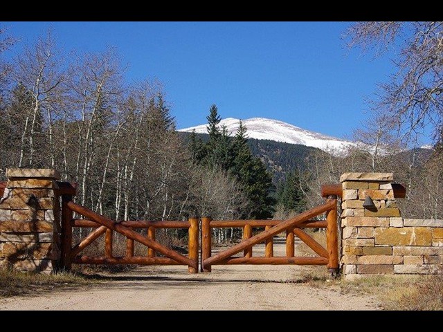 Caribou Ranch Entrance